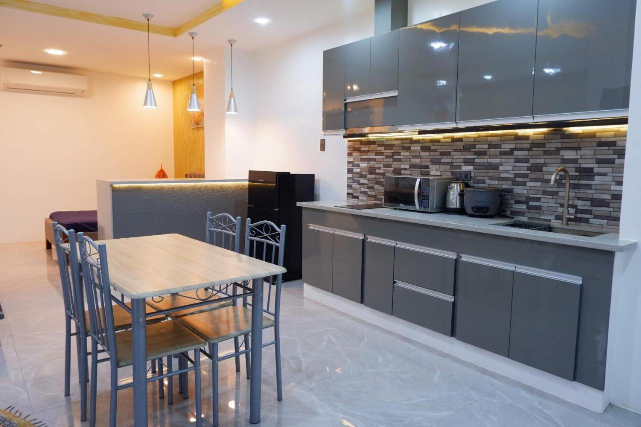 Cozy Entire Condo Unit With Pool Access อังเฮเลส ภายนอก รูปภาพ
